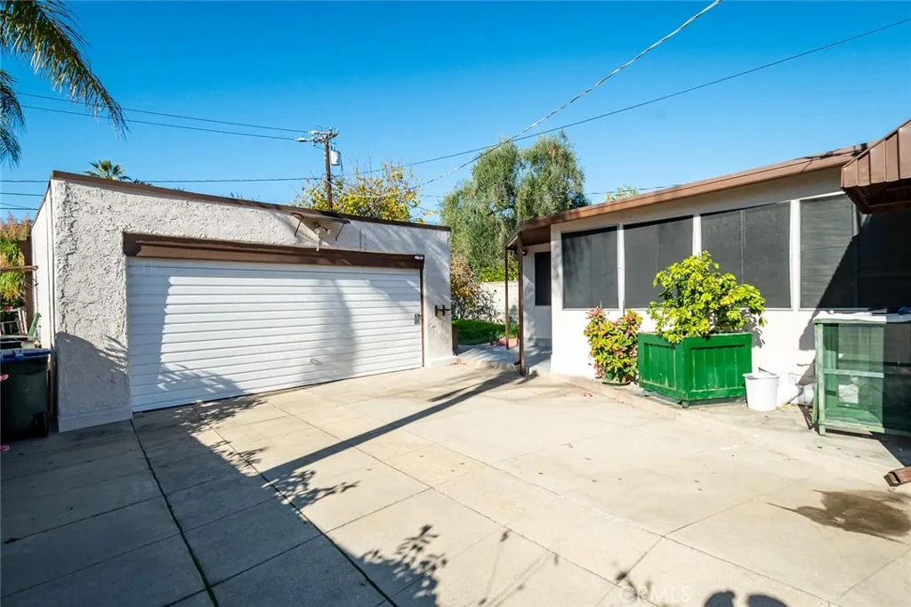 1437 N Sierra Bonita Avenue, Pasadena, California 91104 home-pic-11